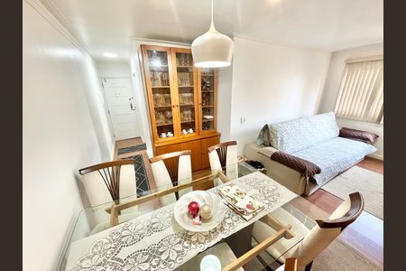 Apartamento à venda com 96m², 3 quartos e 1 vaga Apartamento à venda com 96m², 3 quartos e 1 vagaSala