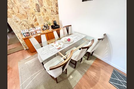 Apartamento à venda com 96m², 3 quartos e 1 vaga Apartamento à venda com 96m², 3 quartos e 1 vagaSala