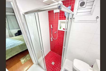 Apartamento à venda com 96m², 3 quartos e 1 vaga Apartamento à venda com 96m², 3 quartos e 1 vagaBanheiro da Suíte