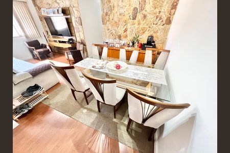Apartamento à venda com 96m², 3 quartos e 1 vaga Apartamento à venda com 96m², 3 quartos e 1 vagaSala
