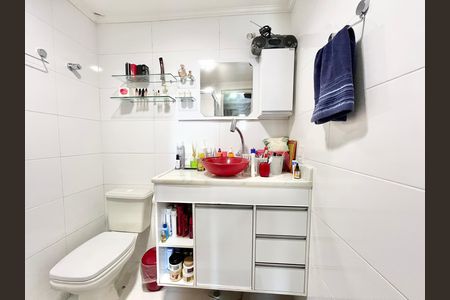 Apartamento à venda com 96m², 3 quartos e 1 vaga Apartamento à venda com 96m², 3 quartos e 1 vagaBanheiro da Suíte