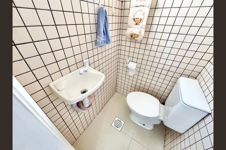 Apartamento à venda com 96m², 3 quartos e 1 vaga Apartamento à venda com 96m², 3 quartos e 1 vagaBanheiro de serviço