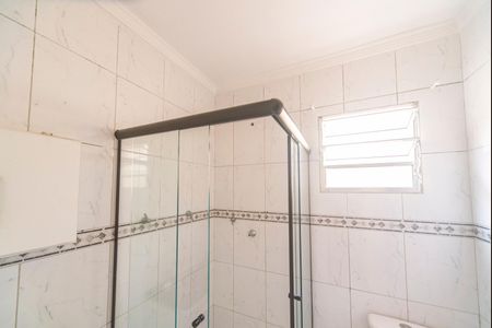 Banheiro  de casa à venda com 2 quartos, 125m² em Vila Linda, Santo André