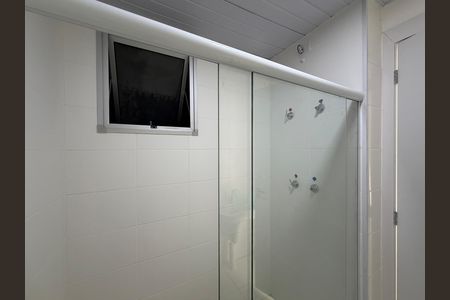 Apartamento à venda com 48m², 2 quartos e 1 vaga Apartamento à venda com 48m², 2 quartos e 1 vagaBanheiro