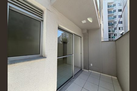 Apartamento à venda com 48m², 2 quartos e 1 vaga Apartamento à venda com 48m², 2 quartos e 1 vagaSala - Varanda