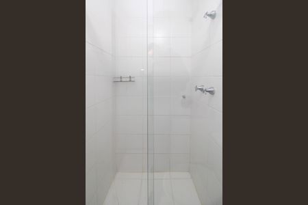 Banheiro de apartamento à venda com 2 quartos, 56m² em Parque Reboucas, São Paulo