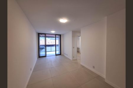 Apartamento para alugar com 80m², 2 quartos e 1 vaga Apartamento para alugar com 80m², 2 quartos e 1 vagaSala