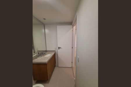 Apartamento para alugar com 80m², 2 quartos e 1 vaga Apartamento para alugar com 80m², 2 quartos e 1 vagaBanheiro da Suíte
