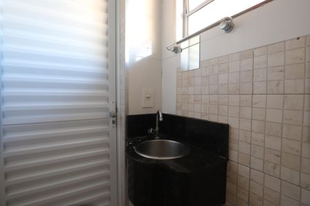 Apartamento para alugar com 50m², 2 quartos e sem vagaBanheiro