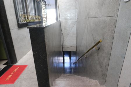 Apartamento para alugar com 50m², 2 quartos e sem vagaEscada