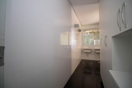 Casa de condomínio para alugar com 485m², 4 quartos e 3 vagas Casa de condomínio para alugar com 485m², 4 quartos e 3 vagasÁrea de Serviço