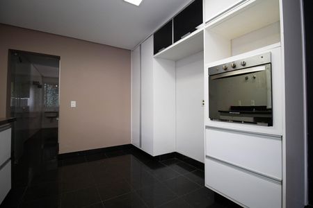 Casa de condomínio para alugar com 485m², 4 quartos e 3 vagas Casa de condomínio para alugar com 485m², 4 quartos e 3 vagasCozinha