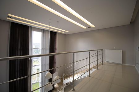 Casa de condomínio para alugar com 485m², 4 quartos e 3 vagas Casa de condomínio para alugar com 485m², 4 quartos e 3 vagasCorredor