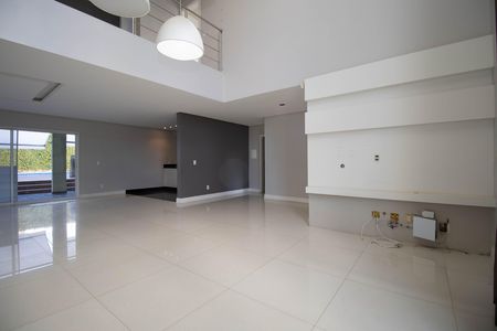Casa de condomínio para alugar com 485m², 4 quartos e 3 vagas Casa de condomínio para alugar com 485m², 4 quartos e 3 vagasSala