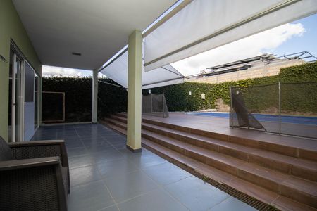 Casa de condomínio para alugar com 485m², 4 quartos e 3 vagas Casa de condomínio para alugar com 485m², 4 quartos e 3 vagasVaranda