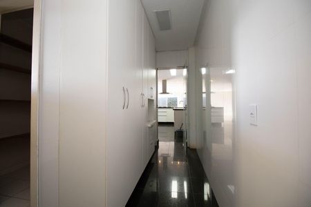 Casa de condomínio para alugar com 485m², 4 quartos e 3 vagas Casa de condomínio para alugar com 485m², 4 quartos e 3 vagasÁrea de Serviço