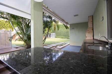 Casa de condomínio para alugar com 485m², 4 quartos e 3 vagas Casa de condomínio para alugar com 485m², 4 quartos e 3 vagasChurrasqueira