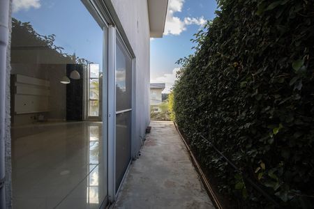 Casa de condomínio para alugar com 485m², 4 quartos e 3 vagas Casa de condomínio para alugar com 485m², 4 quartos e 3 vagasCorredor