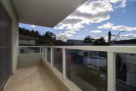 Casa de condomínio para alugar com 485m², 4 quartos e 3 vagas Casa de condomínio para alugar com 485m², 4 quartos e 3 vagasSacada da Suíte Master