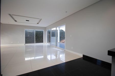 Casa de condomínio para alugar com 485m², 4 quartos e 3 vagas Casa de condomínio para alugar com 485m², 4 quartos e 3 vagasCozinha