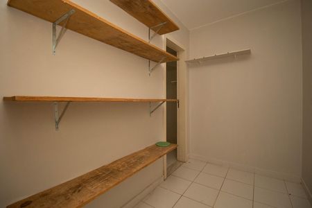 Casa de condomínio para alugar com 485m², 4 quartos e 3 vagas Casa de condomínio para alugar com 485m², 4 quartos e 3 vagasQuarto de Serviço