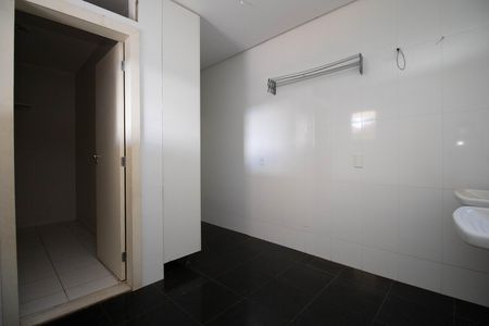 Casa de condomínio para alugar com 485m², 4 quartos e 3 vagas Casa de condomínio para alugar com 485m², 4 quartos e 3 vagasÁrea de Serviço