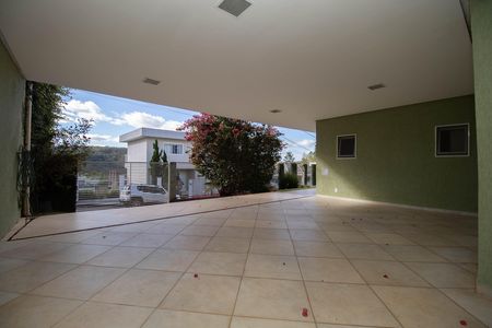 Casa de condomínio para alugar com 485m², 4 quartos e 3 vagas Casa de condomínio para alugar com 485m², 4 quartos e 3 vagasGaragem