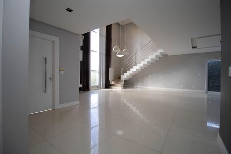Casa de condomínio para alugar com 485m², 4 quartos e 3 vagas Casa de condomínio para alugar com 485m², 4 quartos e 3 vagasHall
