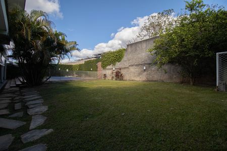 Casa de condomínio para alugar com 485m², 4 quartos e 3 vagas Casa de condomínio para alugar com 485m², 4 quartos e 3 vagasQuintal
