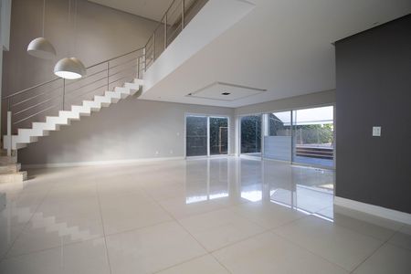 Casa de condomínio para alugar com 485m², 4 quartos e 3 vagas Casa de condomínio para alugar com 485m², 4 quartos e 3 vagasHall