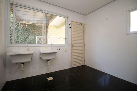 Casa de condomínio para alugar com 485m², 4 quartos e 3 vagas Casa de condomínio para alugar com 485m², 4 quartos e 3 vagasÁrea de Serviço