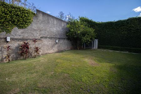 Casa de condomínio para alugar com 485m², 4 quartos e 3 vagas Casa de condomínio para alugar com 485m², 4 quartos e 3 vagasQuintal
