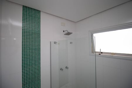 Casa de condomínio para alugar com 485m², 4 quartos e 3 vagas Casa de condomínio para alugar com 485m², 4 quartos e 3 vagasBanheiro da Suíte 2 e 3