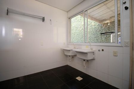 Casa de condomínio para alugar com 485m², 4 quartos e 3 vagas Casa de condomínio para alugar com 485m², 4 quartos e 3 vagasÁrea de Serviço