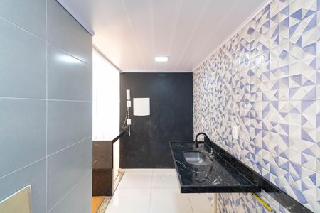Apartamento para alugar com 44m², 2 quartos e 1 vaga Apartamento para alugar com 44m², 2 quartos e 1 vagaCozinha e Área de Serviço