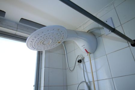 Banheiro de apartamento para alugar com 2 quartos, 55m² em Penha, Rio de Janeiro
