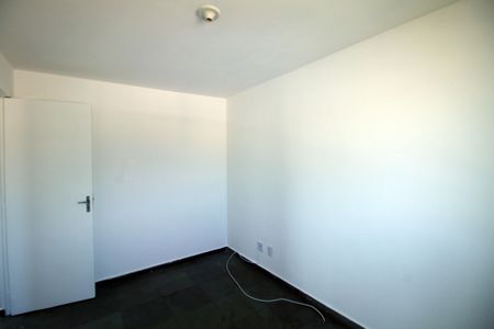 Quarto 2 de apartamento para alugar com 2 quartos, 55m² em Penha, Rio de Janeiro