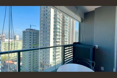 Varanda de kitnet/studio para alugar com 1 quarto, 26m² em Pinheiros, São Paulo
