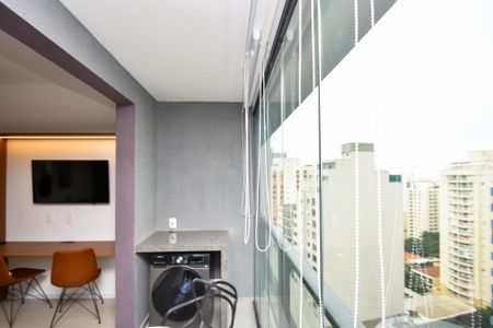 varanda quarto de kitnet/studio para alugar com 1 quarto, 26m² em Pinheiros, São Paulo