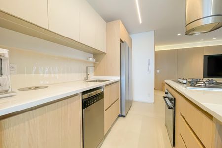 Casa de condomínio à venda com 93m², 2 quartos e 2 vagas Casa de condomínio à venda com 93m², 2 quartos e 2 vagasSala e Cozinha