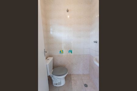 Banheiro de serviço de casa à venda com 3 quartos, 320m² em Vila Santa Luzia, São Bernardo do Campo