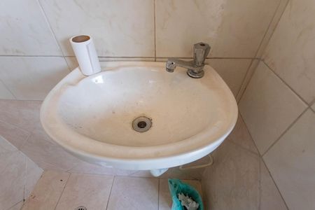 Casa à venda com 320m², 3 quartos e 4 vagasBanheiro de serviço 