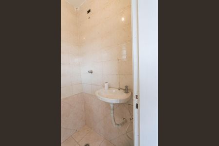 Casa à venda com 320m², 3 quartos e 4 vagasBanheiro de serviço 