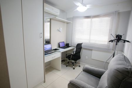 Quarto 2 de apartamento à venda com 2 quartos, 60m² em Anil, Rio de Janeiro