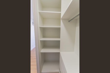 Apartamento para alugar com 77m², 2 quartos e 2 vagas Apartamento para alugar com 77m², 2 quartos e 2 vagasCloset da Suíte 1