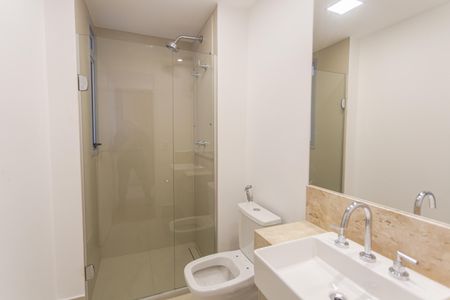 Apartamento para alugar com 77m², 2 quartos e 2 vagas Apartamento para alugar com 77m², 2 quartos e 2 vagasBanheiro da Suíte 2