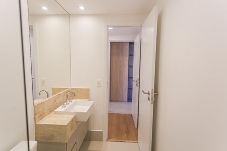 Apartamento para alugar com 77m², 2 quartos e 2 vagas Apartamento para alugar com 77m², 2 quartos e 2 vagasBanheiro da Suíte 2