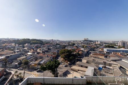 Vista Área de Serviço e Varanda  de apartamento para alugar com 2 quartos, 43m² em Jardim Maringa, São Paulo