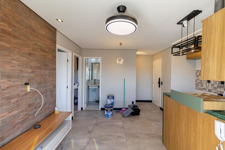 Sala e Cozinha  de apartamento para alugar com 2 quartos, 43m² em Jardim Maringa, São Paulo