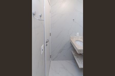 Apartamento à venda com 76m², 3 quartos e 2 vagas Apartamento à venda com 76m², 3 quartos e 2 vagasBanheiro da Suíte